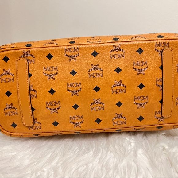 MCM Anya shopping tote - Picture 3 of 6